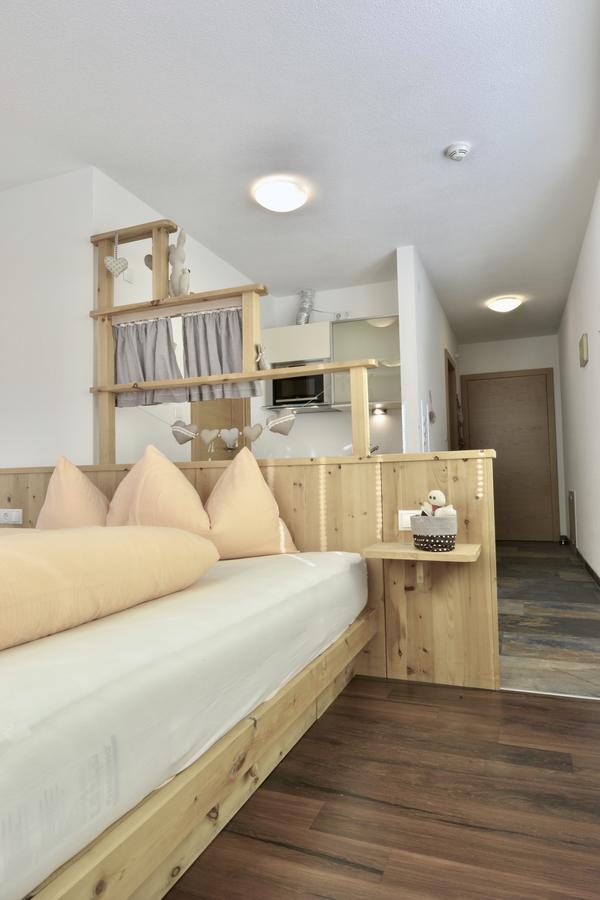 Aparthotel Ambiente Umhausen Oda fotoğraf